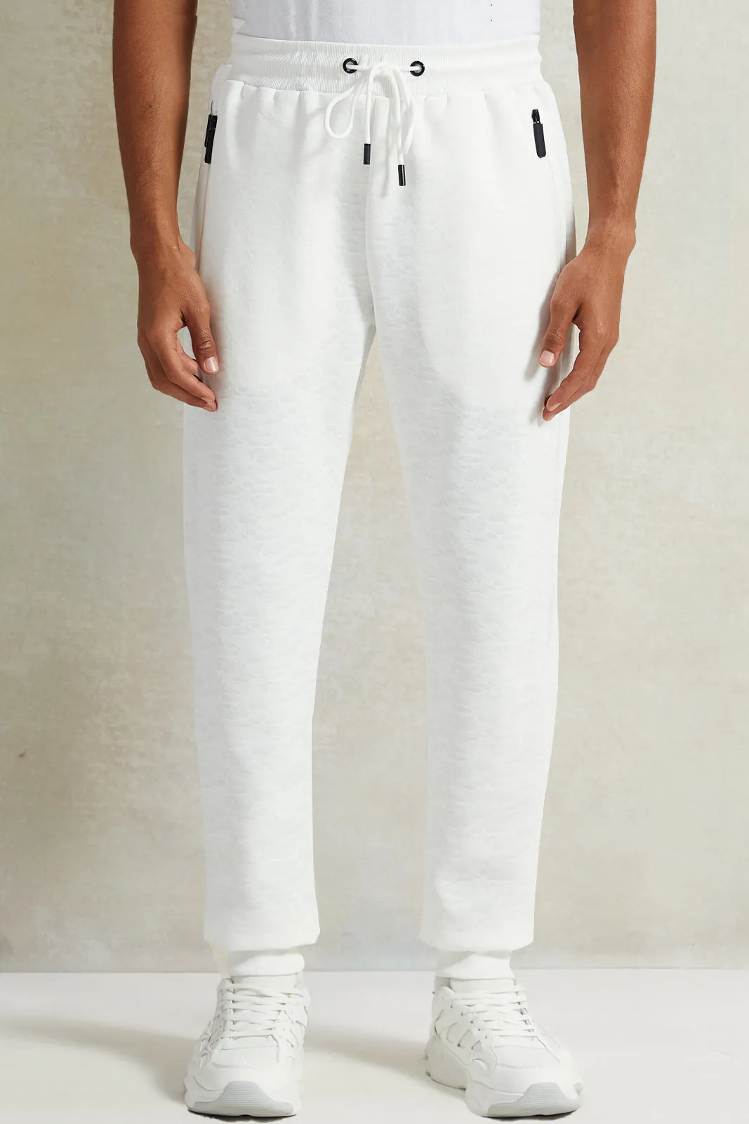 Men White Solid Active Pant