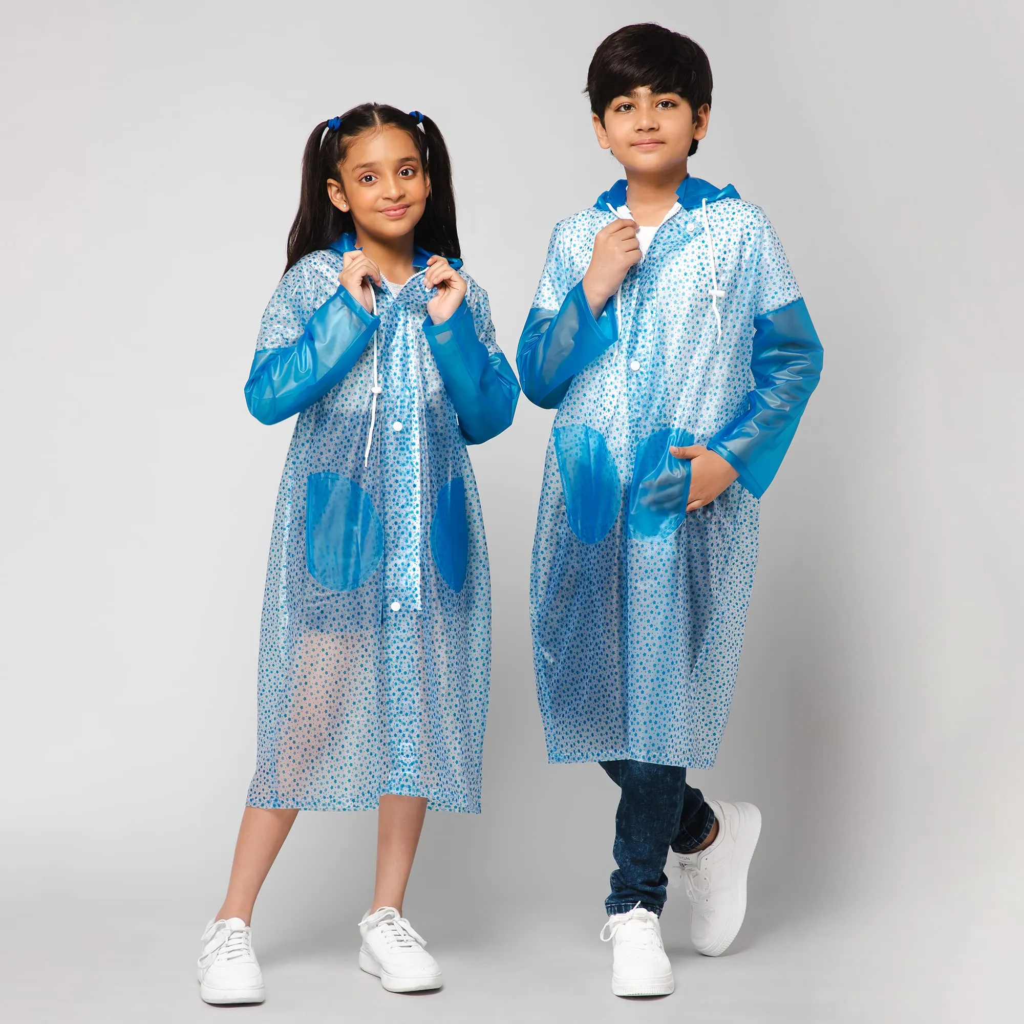 THE CLOWNFISH Drench Dew Series Unisex Kids Waterproof Single Layer PVC Longcoat/Raincoat with Adjustable Hood. Age-4-5 Years (Sky blue)