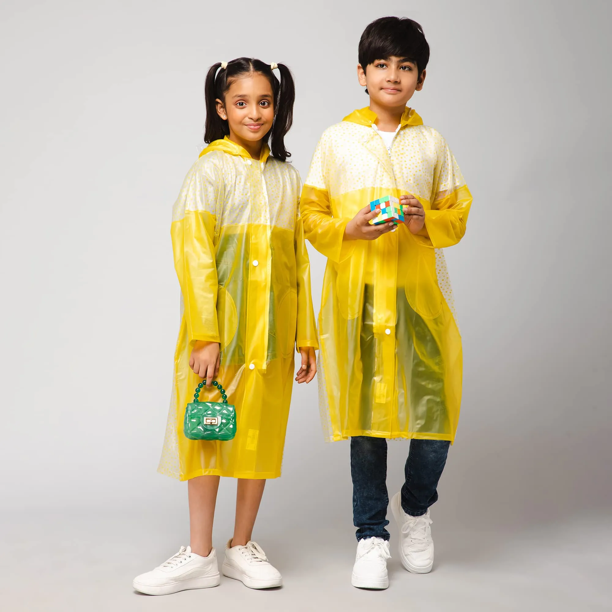 THE CLOWNFISH Drip Dude Series Unisex Kids Waterproof Single Layer PVC Longcoat/Raincoat with Adjustable Hood. Age-4-5 Years (Lemon Yellow)