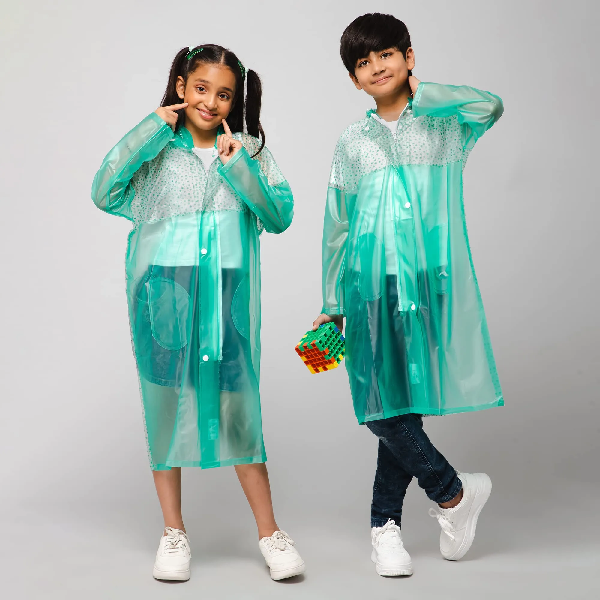 THE CLOWNFISH Drip Dude Series Unisex Kids Waterproof Single Layer PVC Longcoat/Raincoat with Adjustable Hood. Age-5-6 Years (Aqua Green)