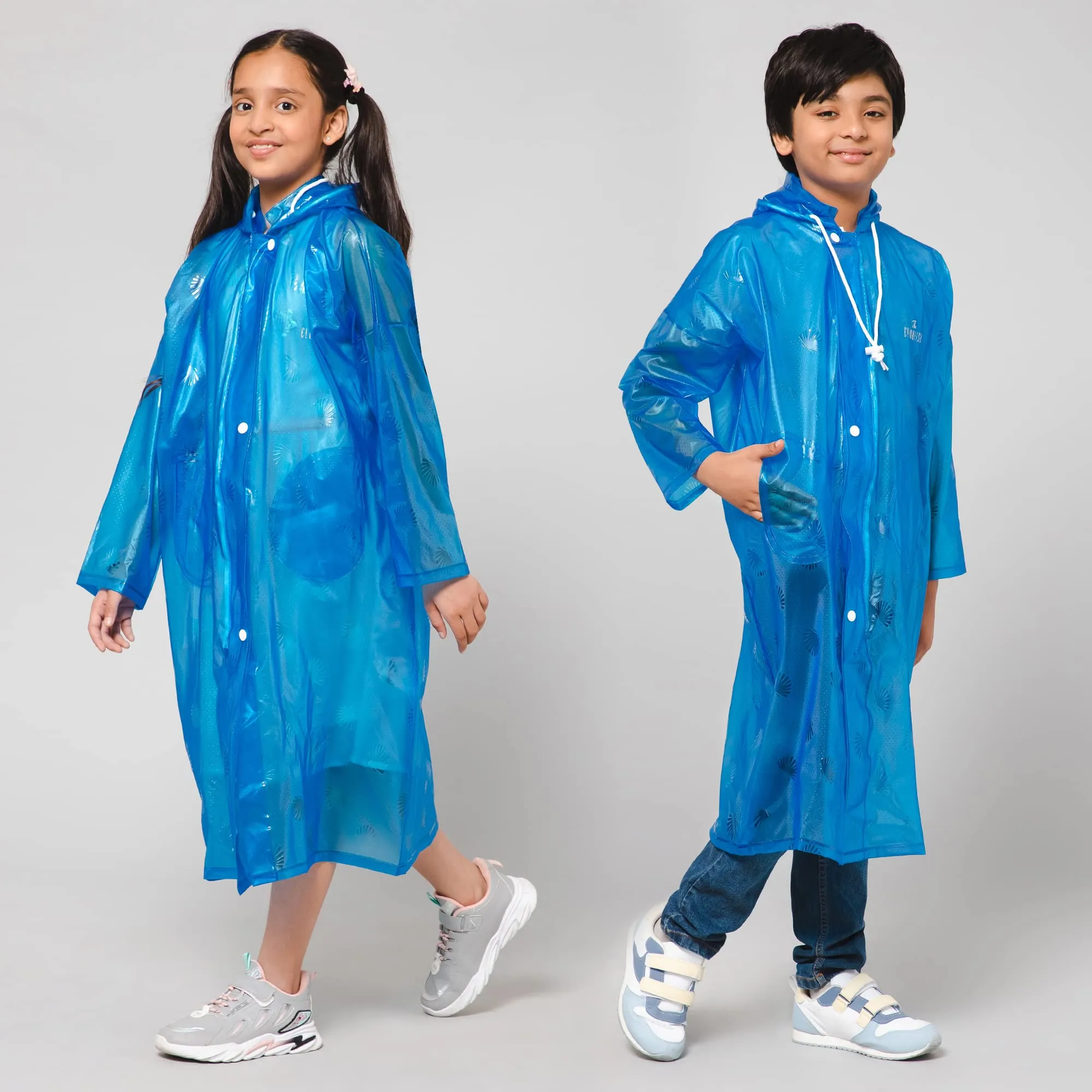 THE CLOWNFISH Wet & Wild Series Unisex Kids Waterproof Single Layer PVC Longcoat/Raincoat with Adjustable Hood. Age-5-6 Years (Royal Blue)