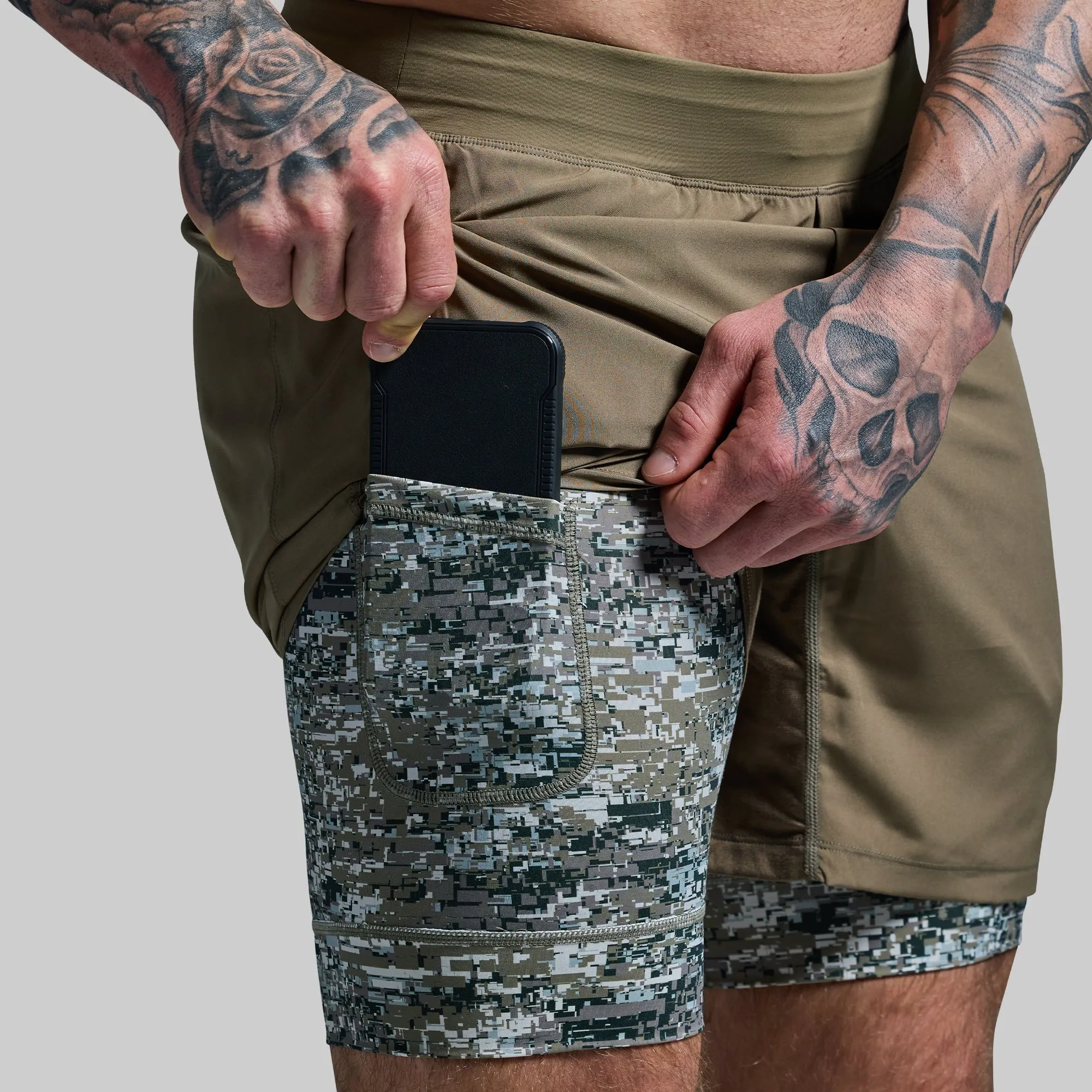 Versatile Short w/ Compression 7" (Digital Camo)